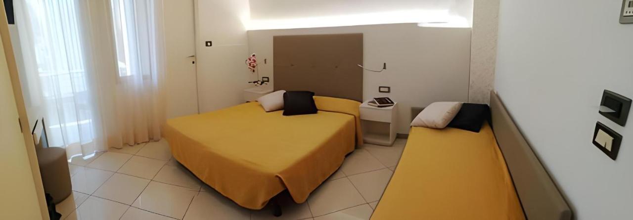 Hotel Metropol ソットマリーナ エクステリア 写真