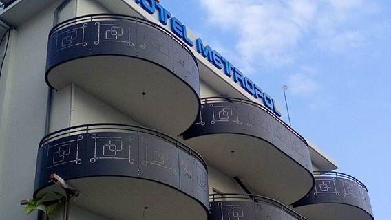 Hotel Metropol ソットマリーナ エクステリア 写真