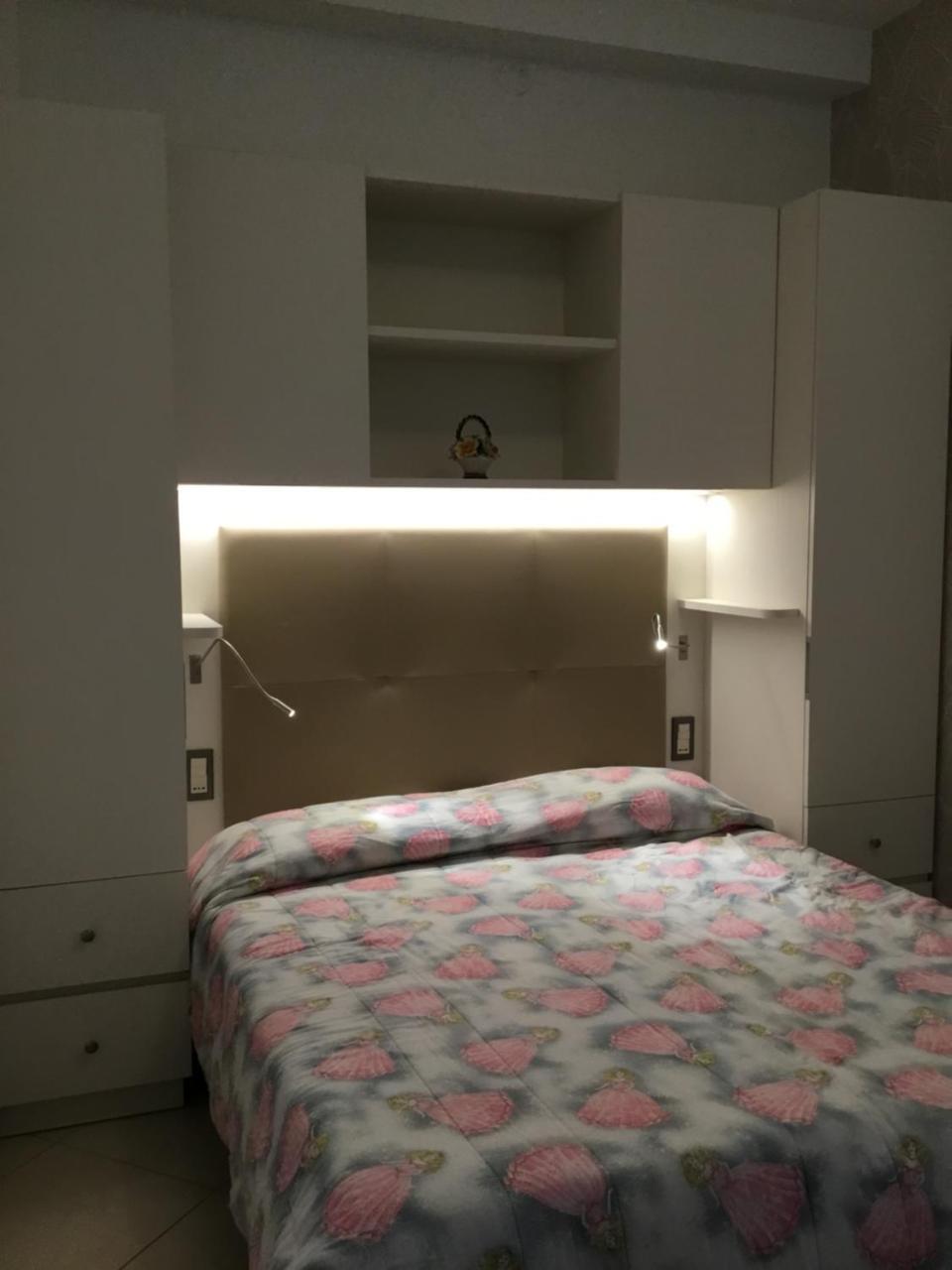 Hotel Metropol ソットマリーナ エクステリア 写真