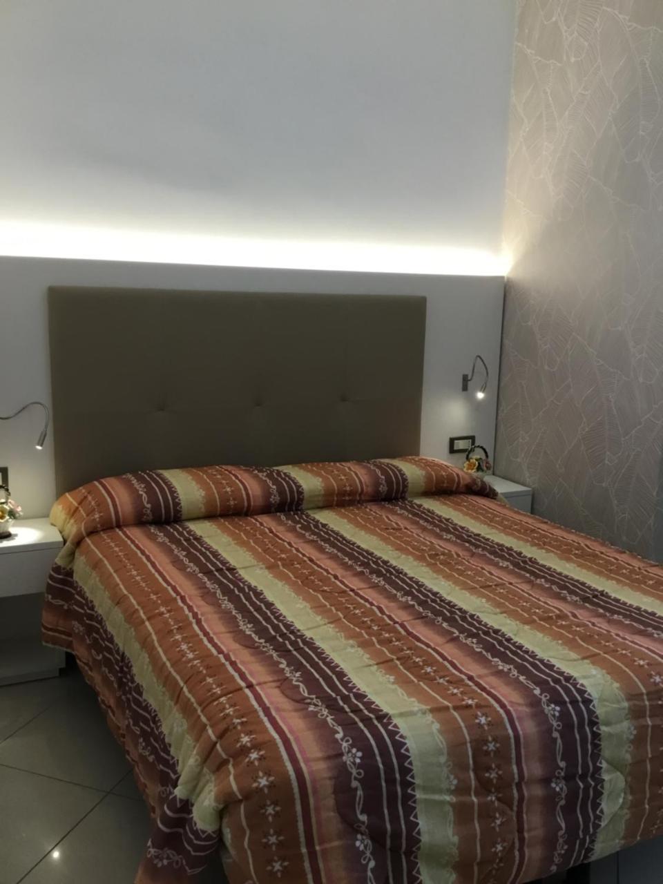 Hotel Metropol ソットマリーナ エクステリア 写真